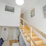 Cozy Studio Apartment In Akacfa Street Budapest
