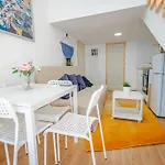 Cozy Studio Apartment In Akacfa Street Budapest