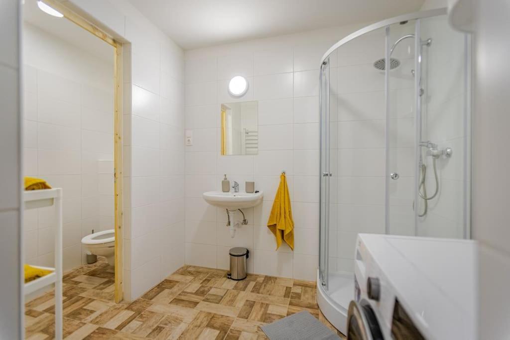 Appartement Cozy Studio In Akacfa Street